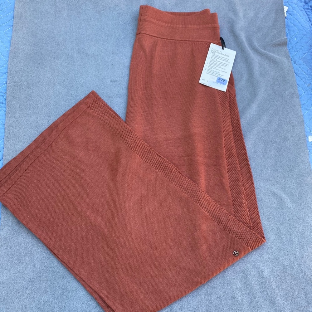 Lululemon in the comfort zone pant - Picture 3 of 4